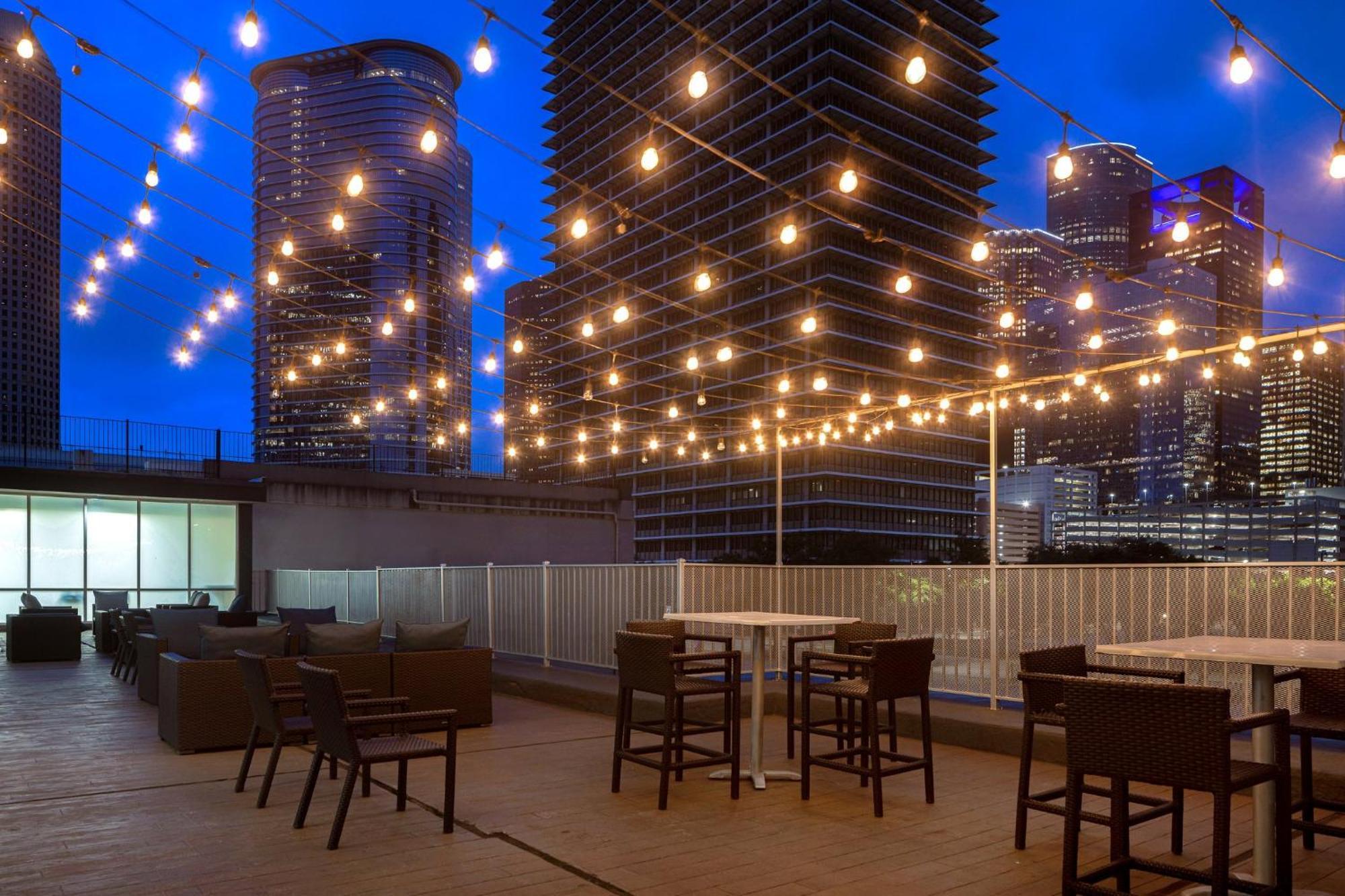 Holiday Inn Houston Downtown By Ihg Exterior photo